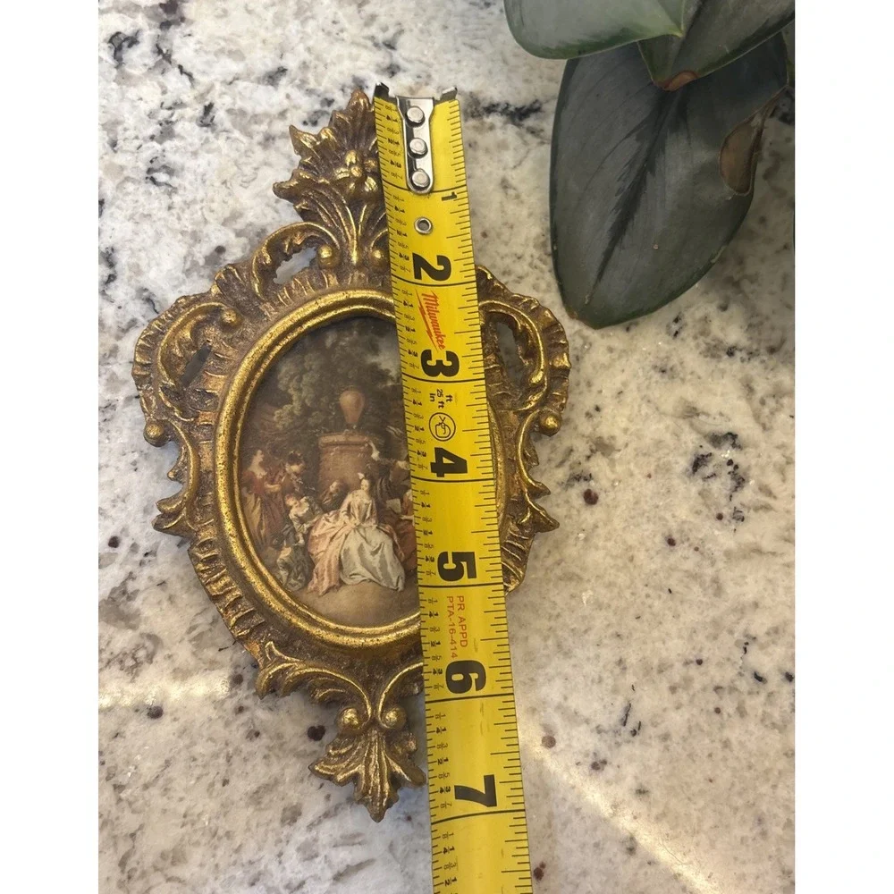 Italian Florentine Gold Gilt Ornate Oval Framed Ladies Court Italy Vintage